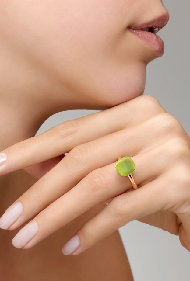 إطلالة راقية مع الخواتم المرصعة بالكوارتز الليموني