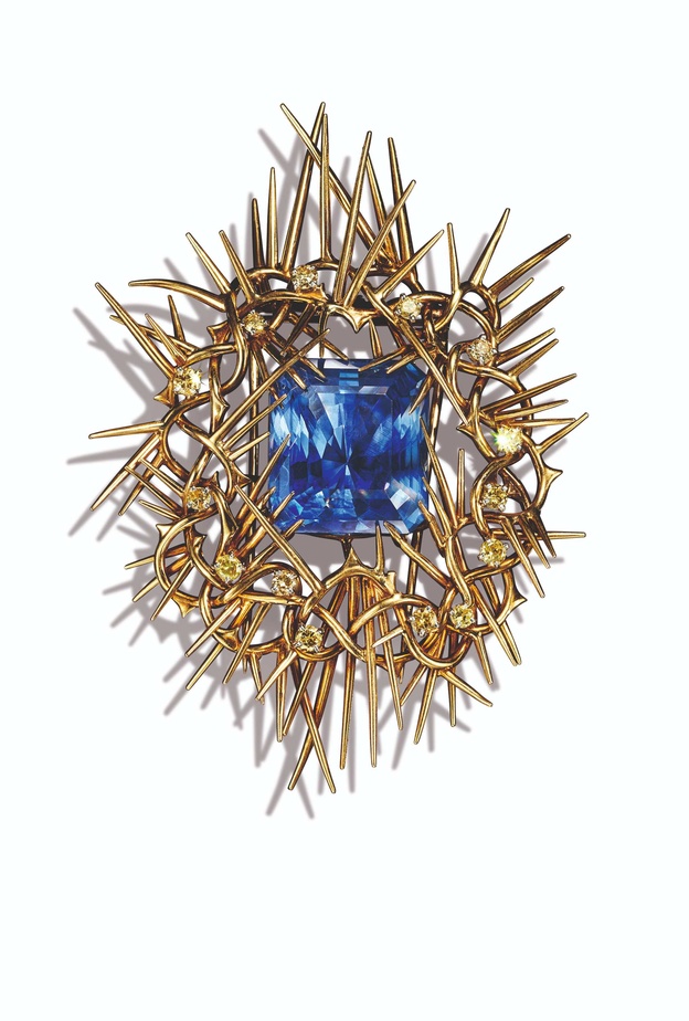 Tiffany & Co تُطلق تصميم Crown of Thorns بالتعاون مع الفنان كيندريك لامار