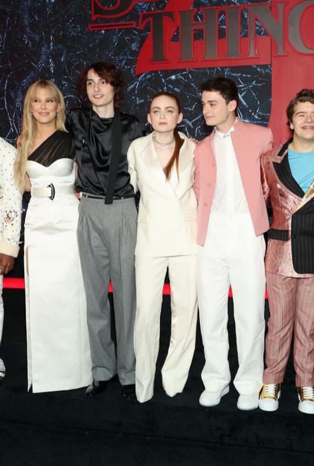 مسلسل "4 Stranger Things" 