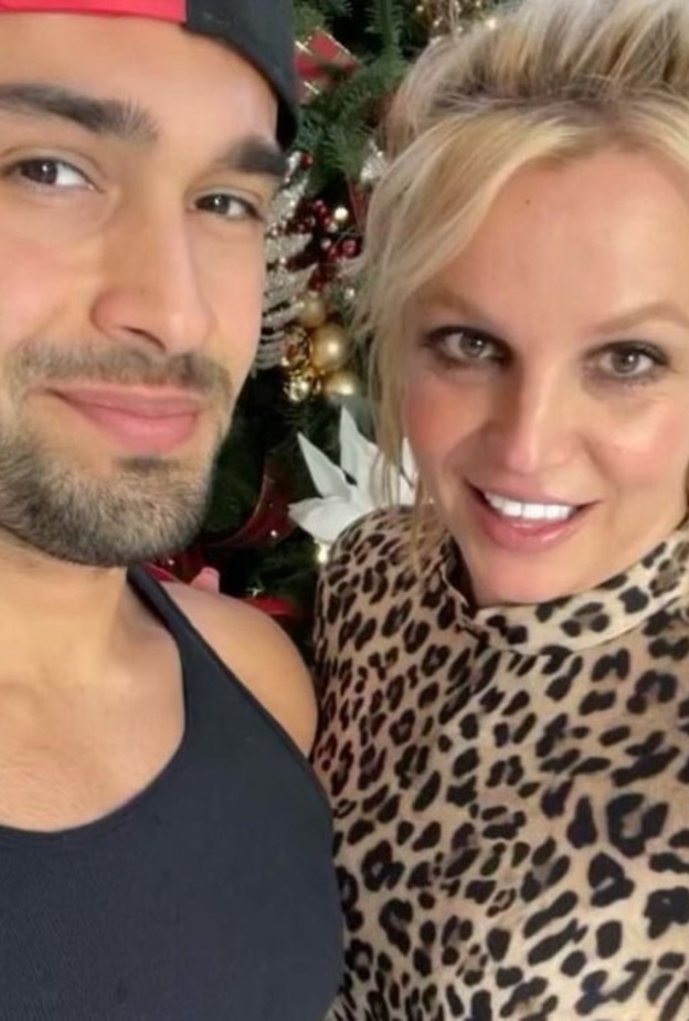 بريتني سبيرز وسام اصغري