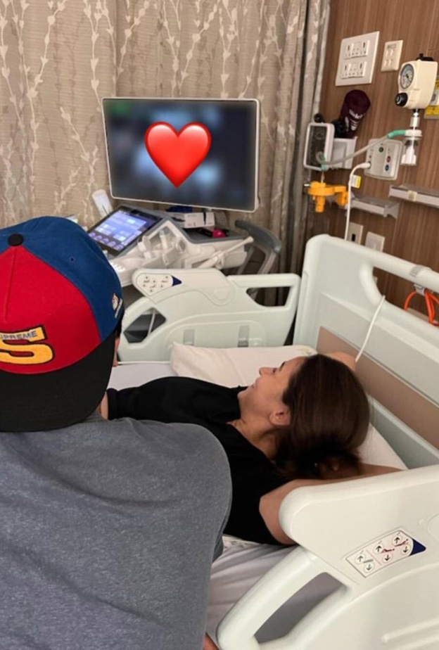 النجمة عليا بهات حامل في طفلها الأول