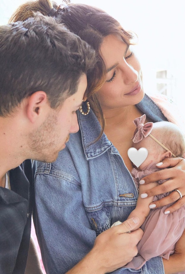 بريانكا شوبرا ونيك جوناس وابنتهما 