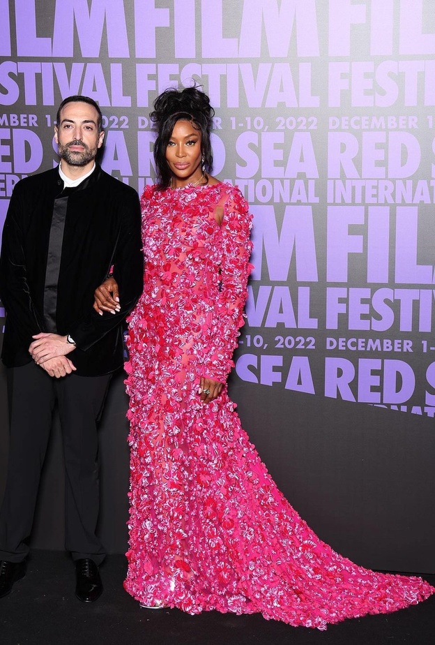 ناعومي كامبل ومحمد التركي 