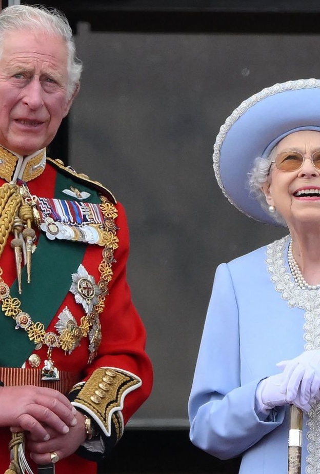 بريطانيا تقصر تقليد الاحتفال بأعياد الميلاد الملكية على عيد ميلاد الملكة والأمير تشارلز فقط