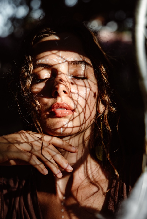 هل تعانين من جفاف البشرة؟ إليك أفضل الماسكات لترطيبها ومنح الجلد المرونة