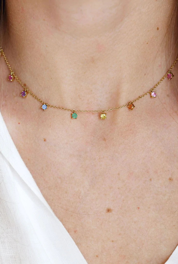 أهم ما يجب معرفته حول قلادات Station Necklaces