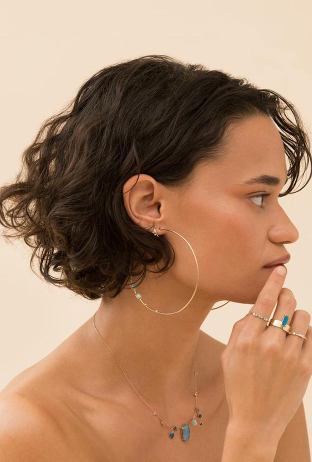 اطلالة الصيف بأقراط hoop