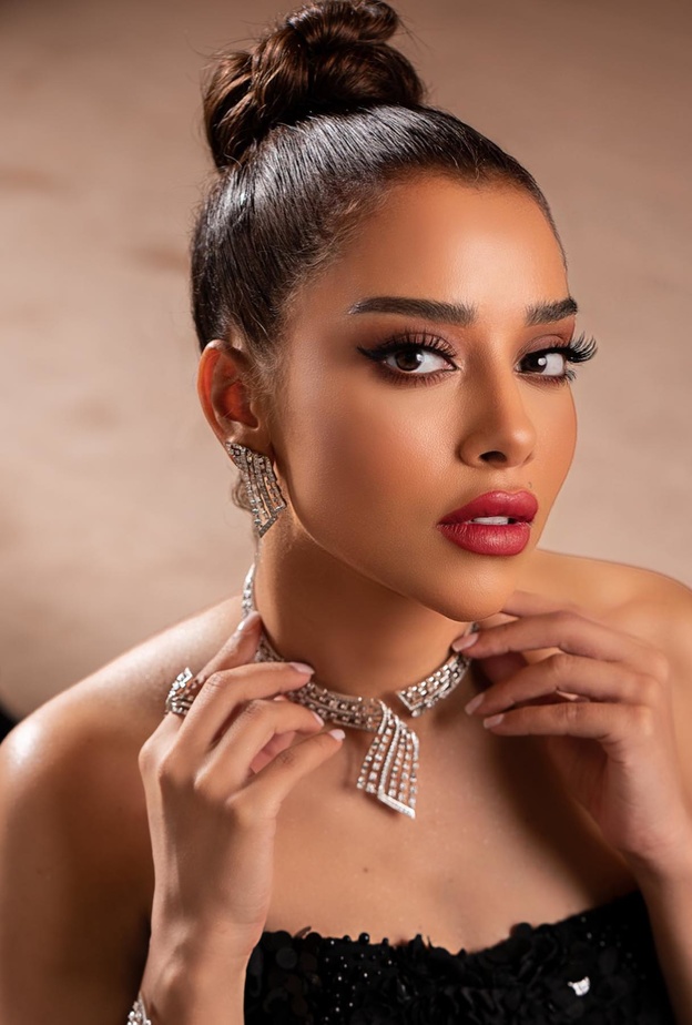 بلقيس بأفخم قطع مجوهرات الماس