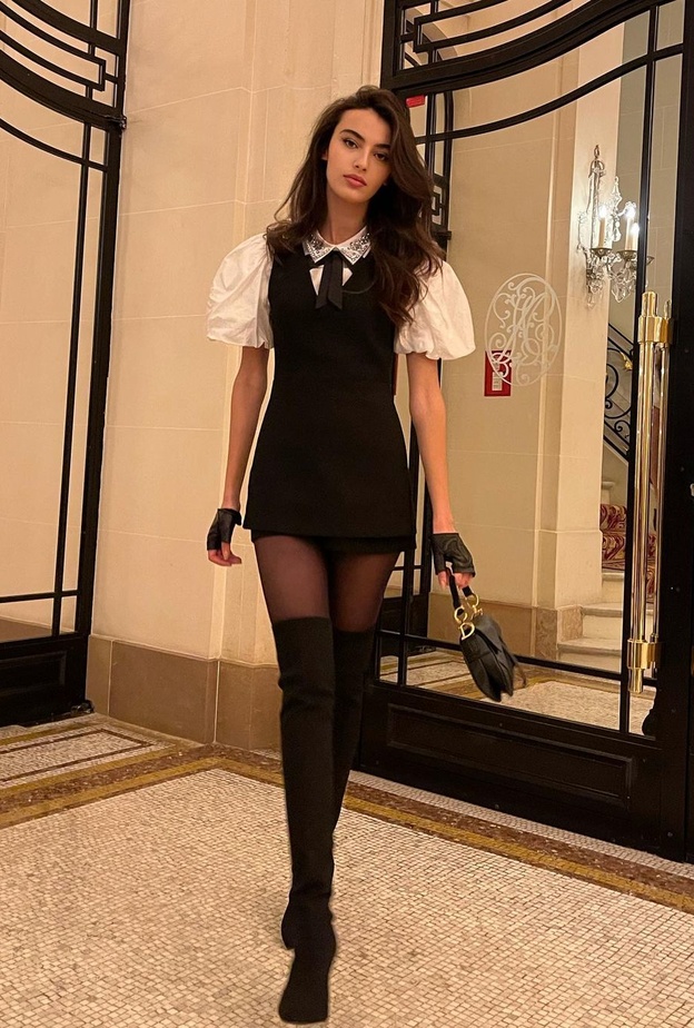 تألقت أميرة بالجيليه الأسود مع الشورت القصير للوك أنثوي بلمسة باريسية