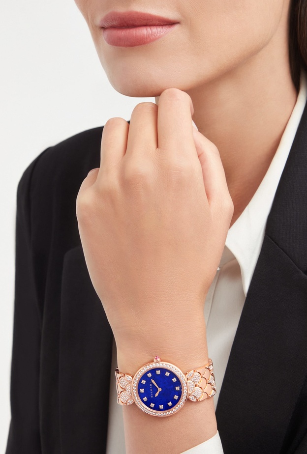 تصاميم ساعات يد جذابة مع الأحجار الزينية لاطلالة عصرية راقية