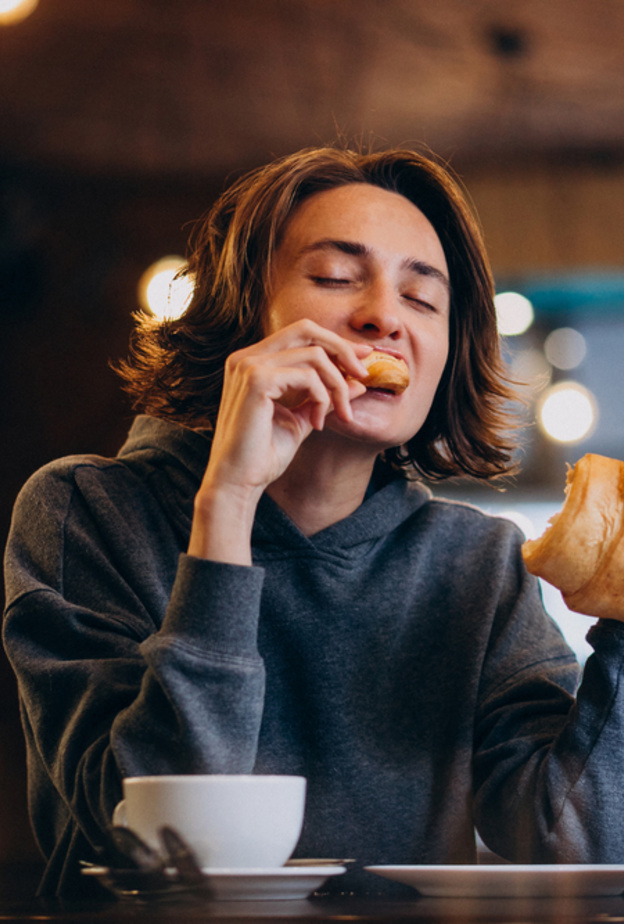 دراسة تحذر من الإفراط في تناول المعجنات. فما السبب؟