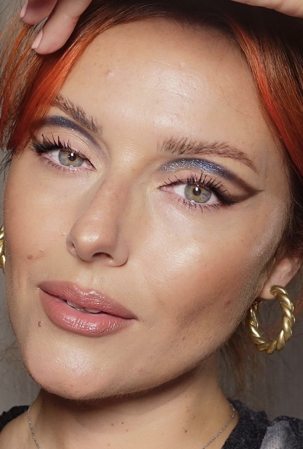 صور مكياج مدونة الجمال Katie Hughes على انستغرام