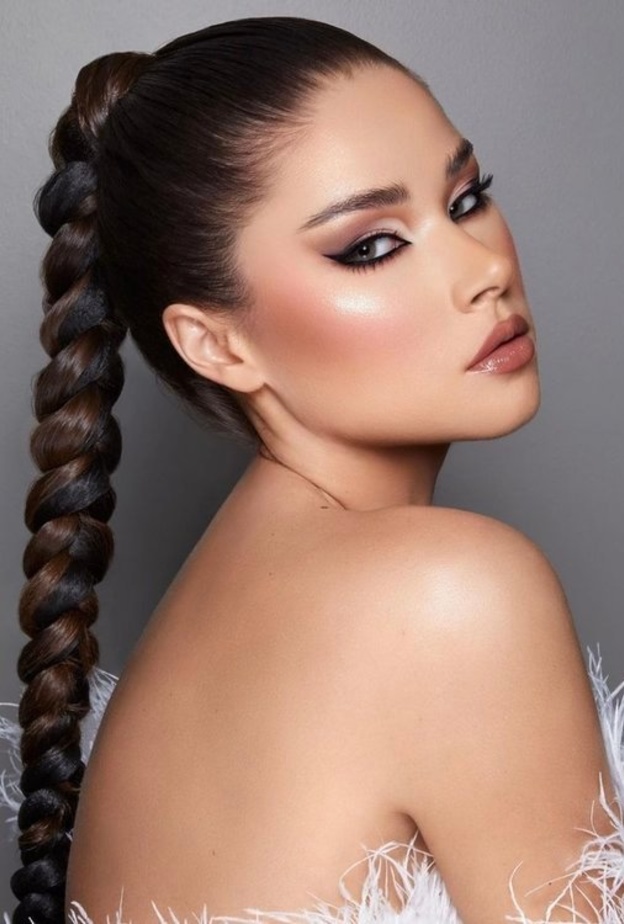 صيحات عصرية في تسريحات الشعر المرفوع للصبايا بأنامل خبير الشعر Osama