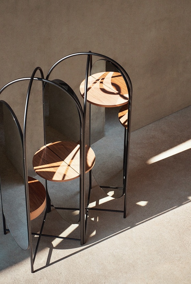 مرايا Blossom Screen من فندي