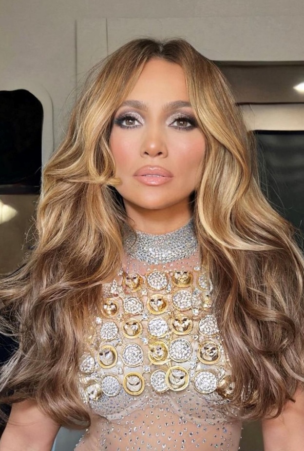 أبرز إطلالات جينيفر لوبيز الجمالية اللافتة قبل زواجها 