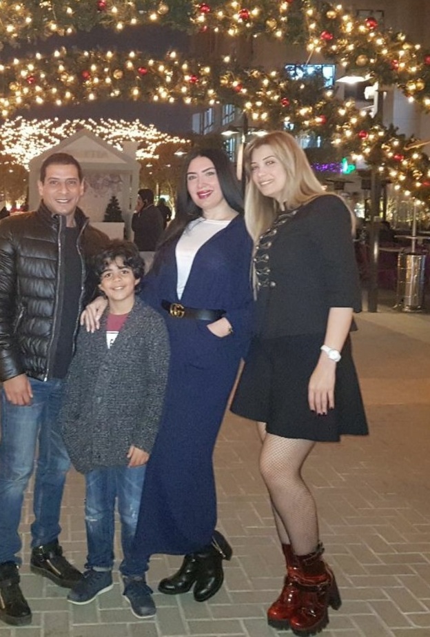 عبير صبري مع شقيقها الراحل