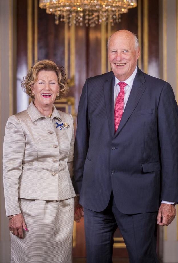 الملكة سونيا والملك هارلد الخامس قصة حب دامت 9 سنوات قبل الزواج