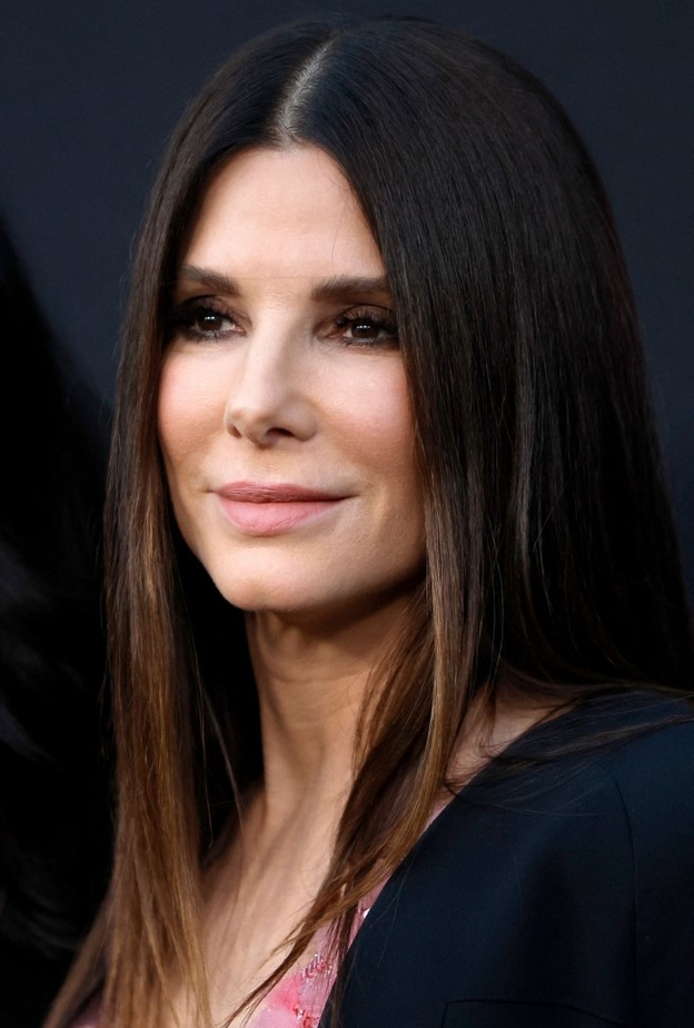 دروس جمالية تعلميها من ساندرا بولوك للمرأة الخمسينية بمناسبة عيد ميلادها