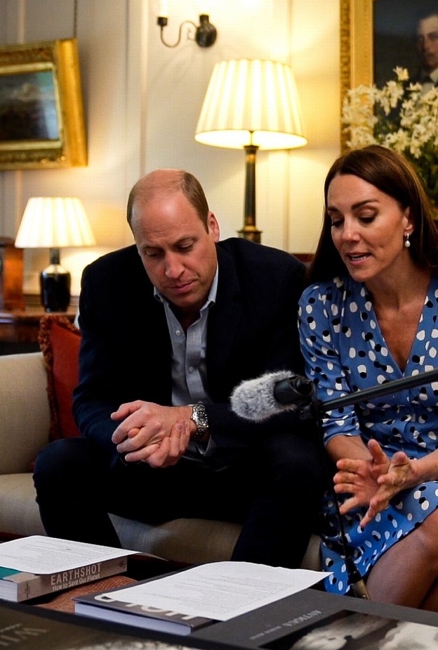 وليام وكيت يكشفان عن لمحات عن غرفة الاستقبال في قصر باكنغهام