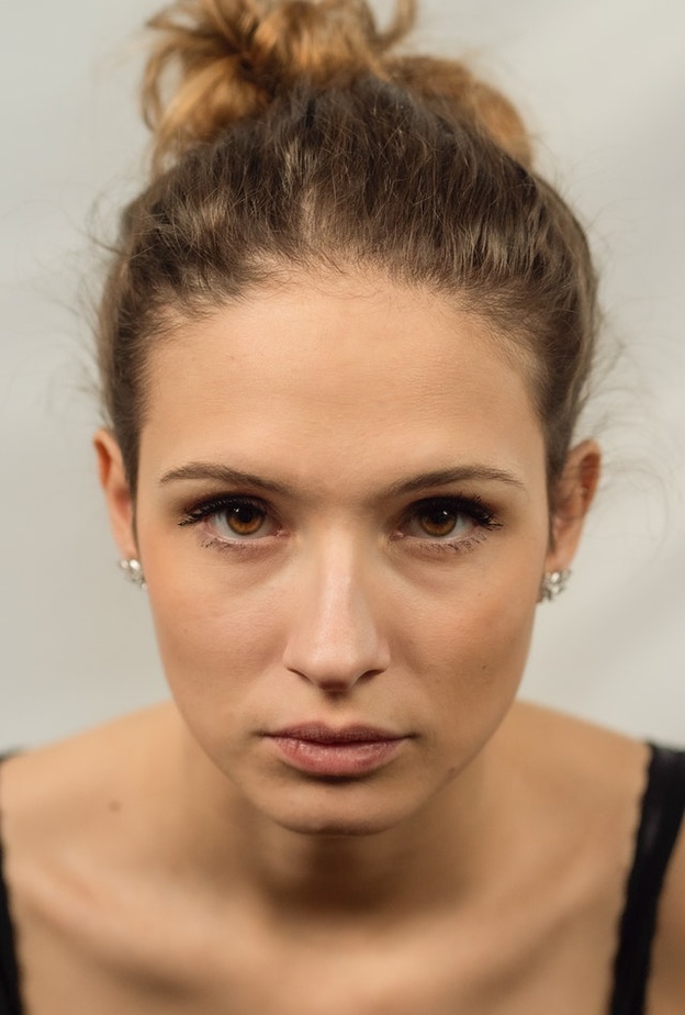 تعانين من الرؤوس السوداء في الأنف؟ إليك أفضل الطرق الطبيعية لإزالتها