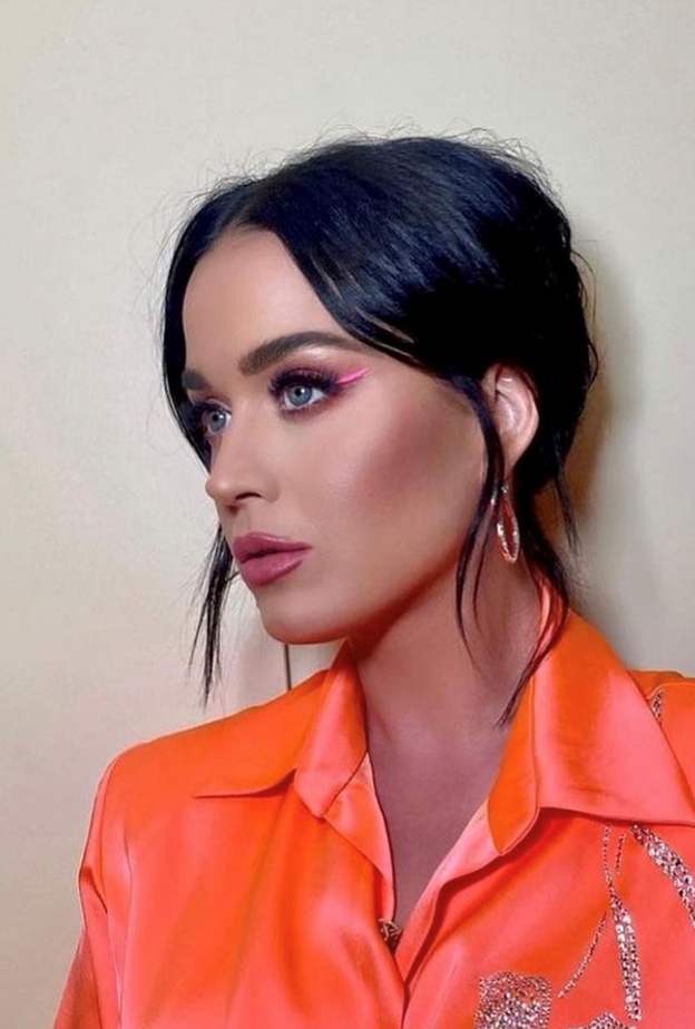 صيحات مكياج جذاب للصبايا على طريقة Katy Perry - الصورة من حساب خبير التجميل Michael Anthony على انستغرام