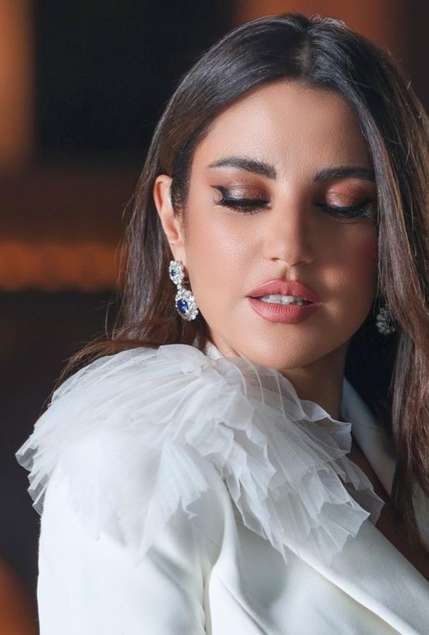 مكياج سموكي ناعم مع الايلاينر على طريقة درة التونسية