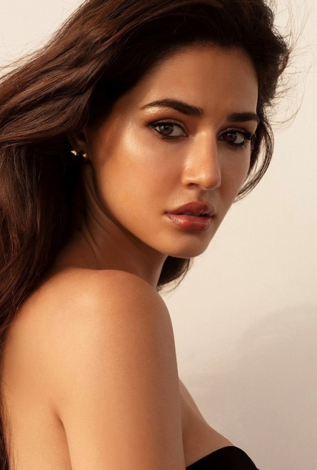 مكياج ناعم للسمراوات بأساليب مختلفة على الطريقة الهندية من وحي Disha Patani