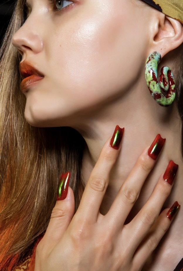 4 نصائح ذكية تحمي طلاء الأظافر من التقشر