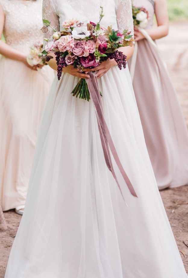 اختاري الفساتين الملائمة لوصيفات الشرف في حفل زفافك