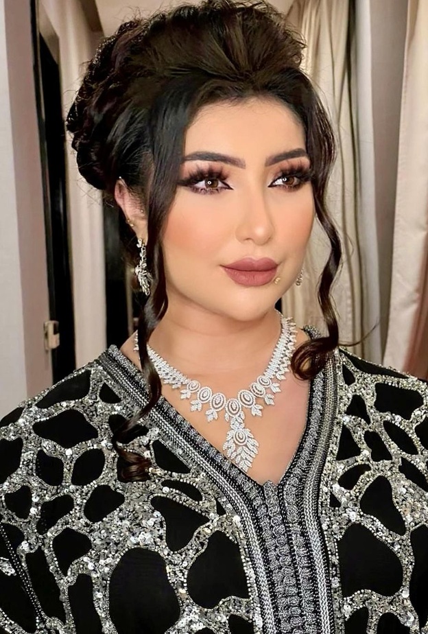 3 تسريحات مميزة للمناسبات للشعر الطويل على خطى دنيا بطمة