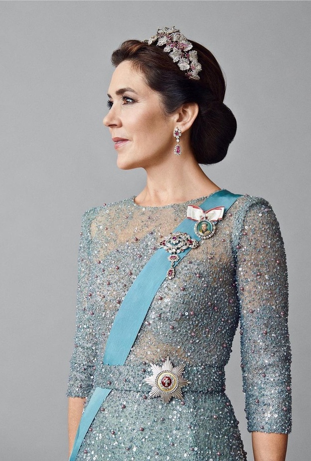 تاج The Danish Ruby Parure Tiara من أشهر تيجان الأميرة ماري