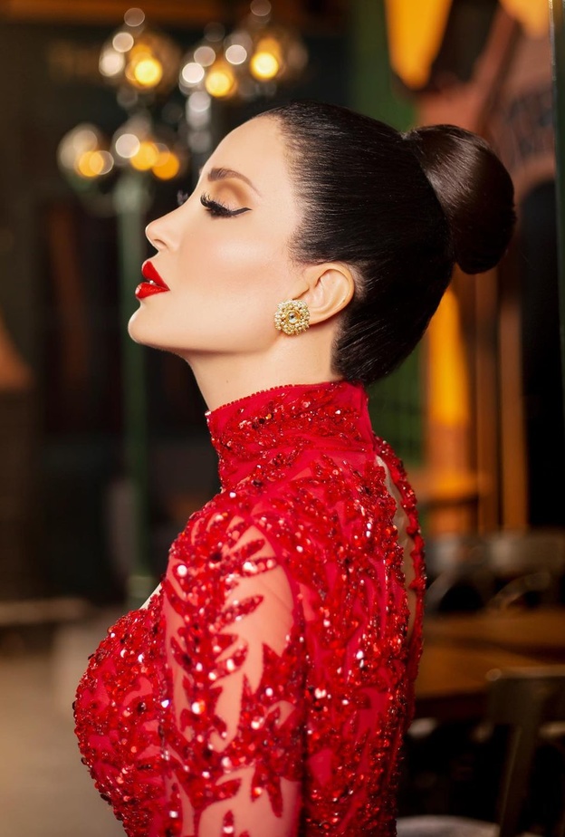 النجمة السورية نسرين طافش