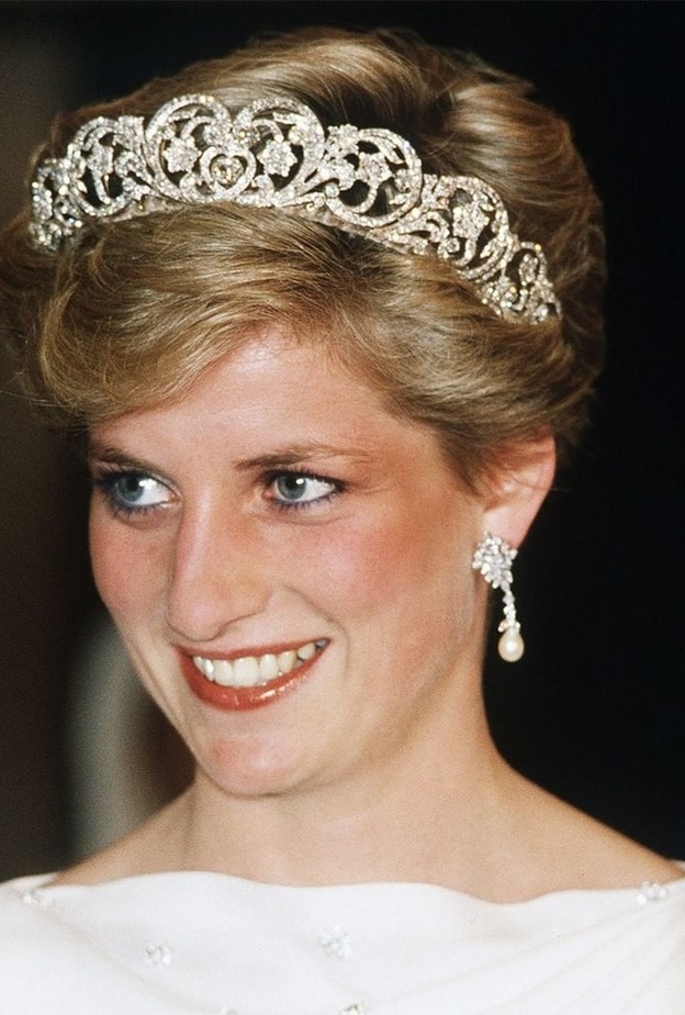 هذه هي قطعة مجوهرات الأميرة ديانا التي ستعرض في معرض Sotheby's