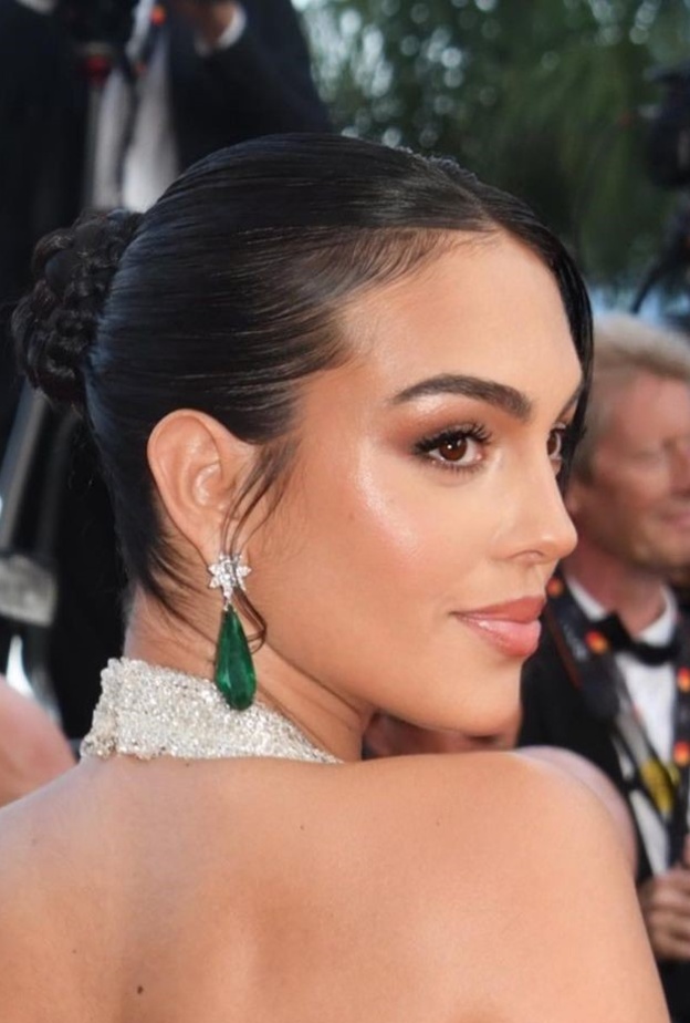 الهايلايتر أحد أسرار مكياج جورجينا رودريغز ..إليك خطوات تطبيقه