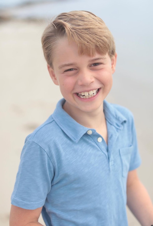  صورة مبهجة للأمير جورج في عيد ميلاده الـ 9