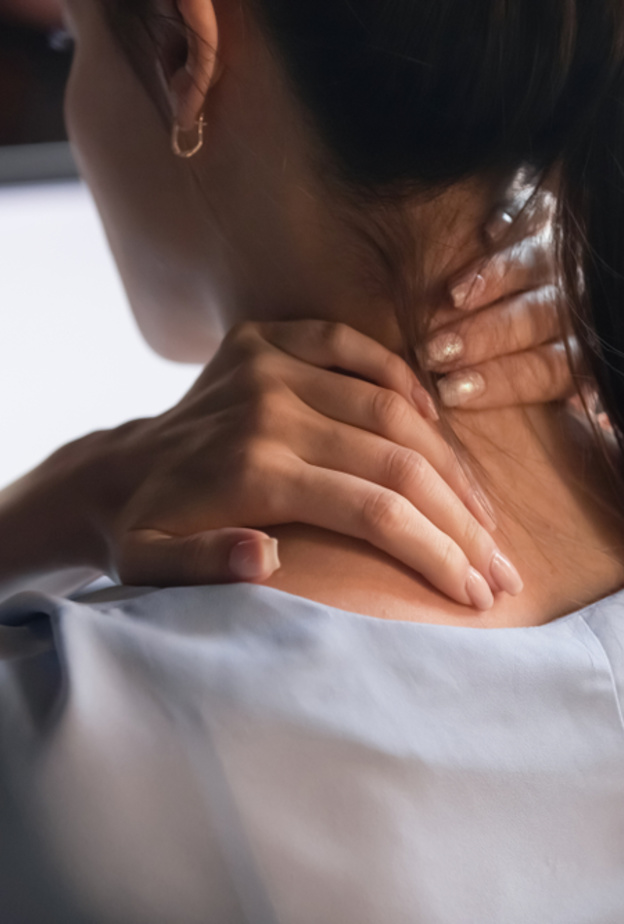 3 تمارين رياضية بسيطة تساعدك على التخلص من آلام الرقبة