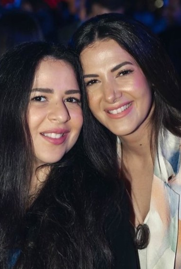 "ابنتها ام ابنة شقيقتها؟" ..تساؤلات حول هوية "كانزا" بعد إهداء دنيا سمير غانم الكليب لها فما هي الحقيقة؟