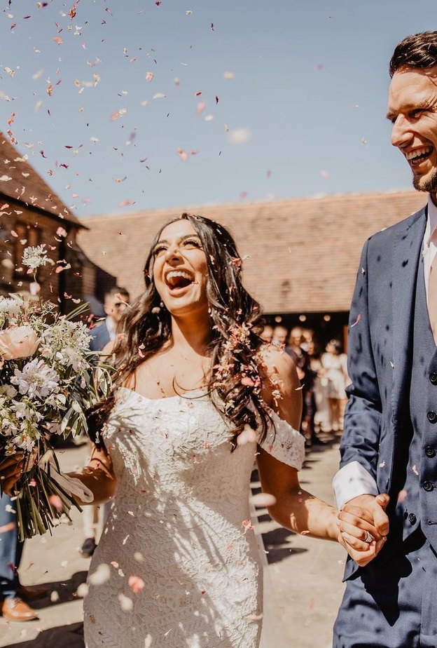 7 أفكار هدايا من الزهور لمعازيم الزفاف