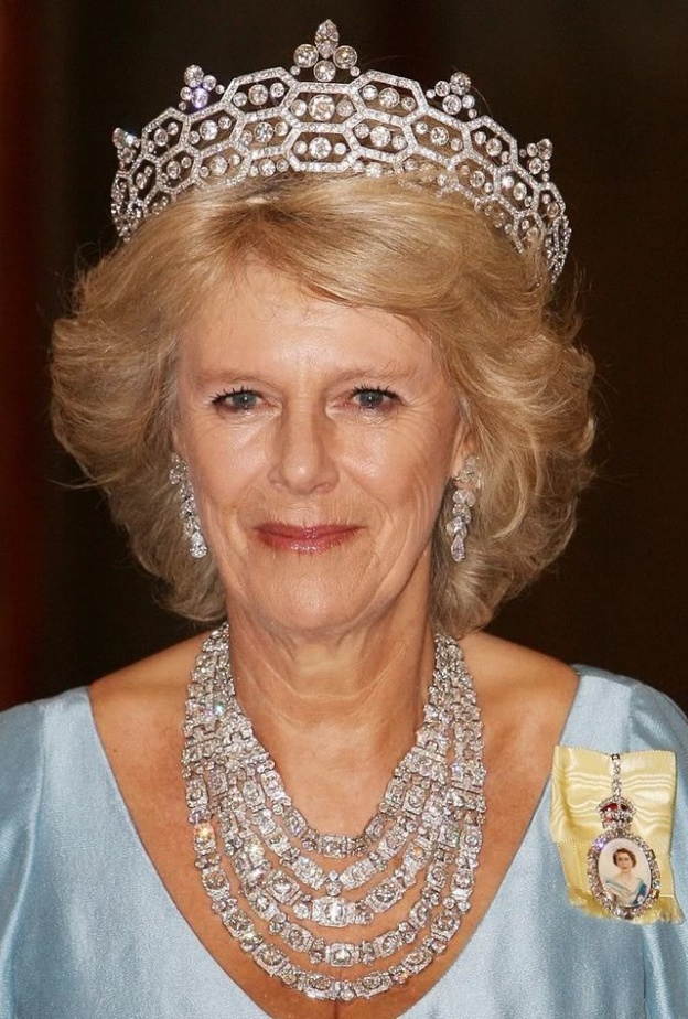 قلادة The Greville necklace الماسية من أفخم مجوهرات كاميلا باركر