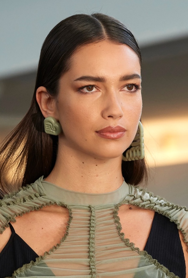 عارضة دار Ester Manas 