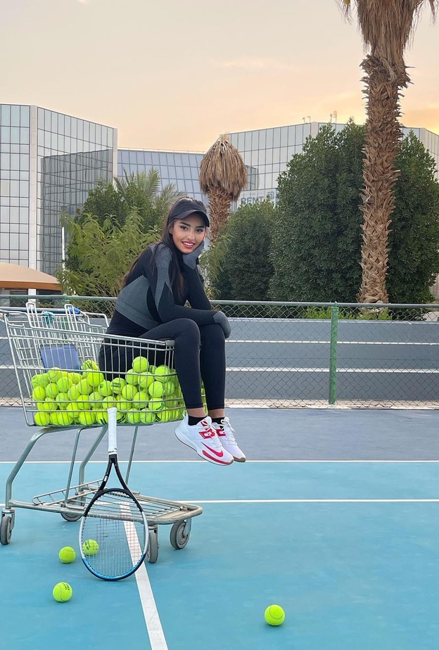 لاعبة التنس يارا الحقباني تحقق إنجاز سعودي جديد