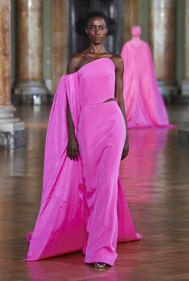 تنسيق إطلالات شيك للحفلات بتصميم طويل ولون صيفي لافت من Grimaldi AR