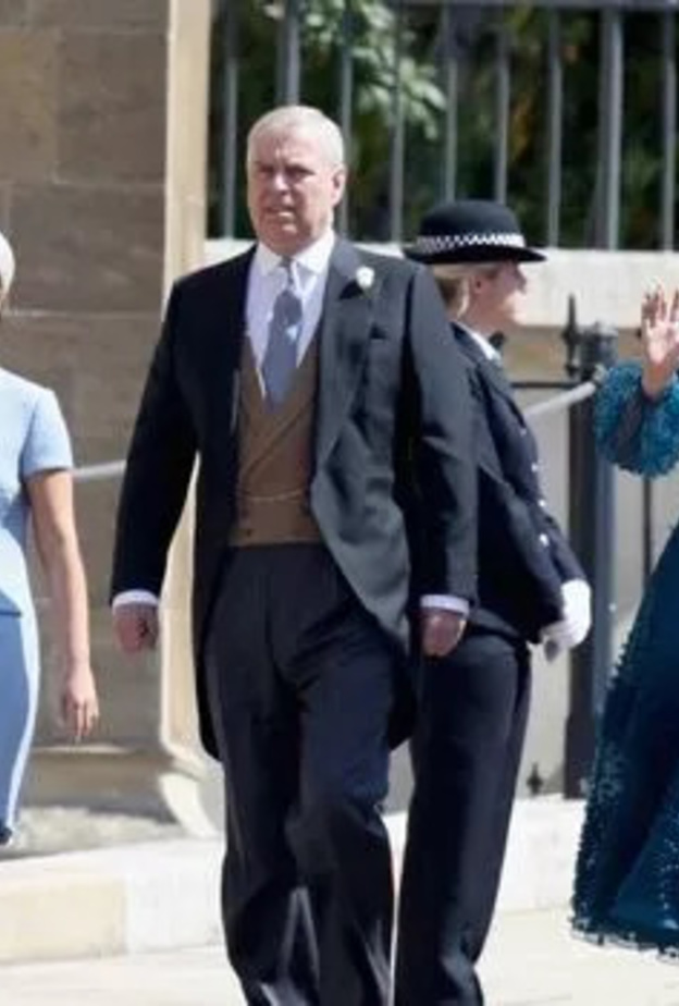 هكذا يخطط الأمير أندرو للاستعانة بابنتيه للعودة إلى الحياة الملكية