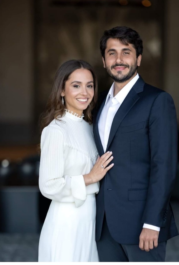 إطلالة الأميرة إيمان بنت عبدالله الثاني في خطوبتها