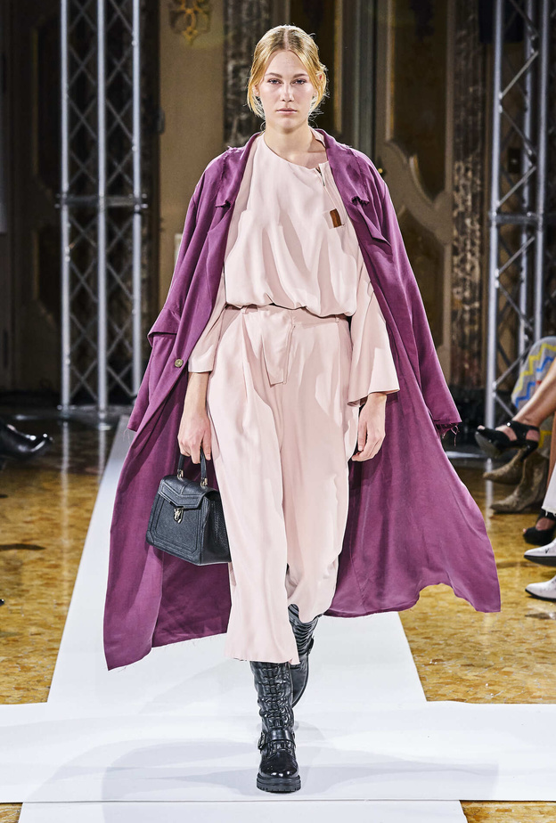 موديلات جمبسوت واسعة لإخفاء عيوب البطن في صيف 2022