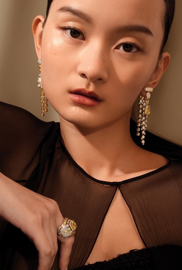 أروع الخواتم المزينة بأحجار الزينة من أحدث مجموعات المجوهرات