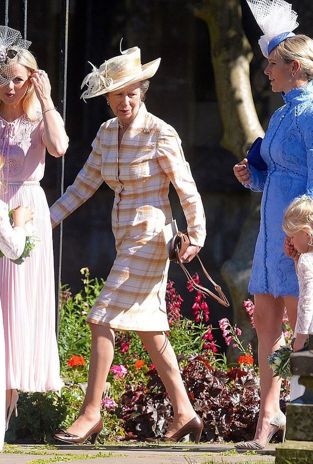  الأميرة آن في حفل زفاف ابنة زوجها السابق