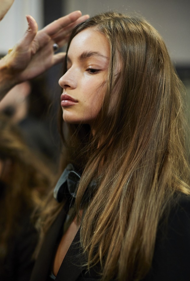 فوائد زيت الثوم للحصول على شعر قوي وجذاب على مدار العام