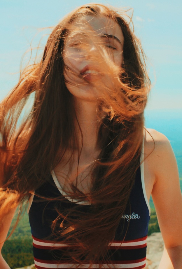 فوائد زيت المكاديميا للشعر وكيفية إستخدامه وتحضير خلطات منه