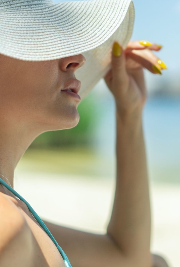 كيف تحمين البشرة من أشعة الشمس بالطرق الطبيعية؟